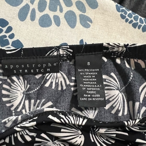 Apostrophe Stretch Size Small Black, And White Skirt - Picture 3 of 3